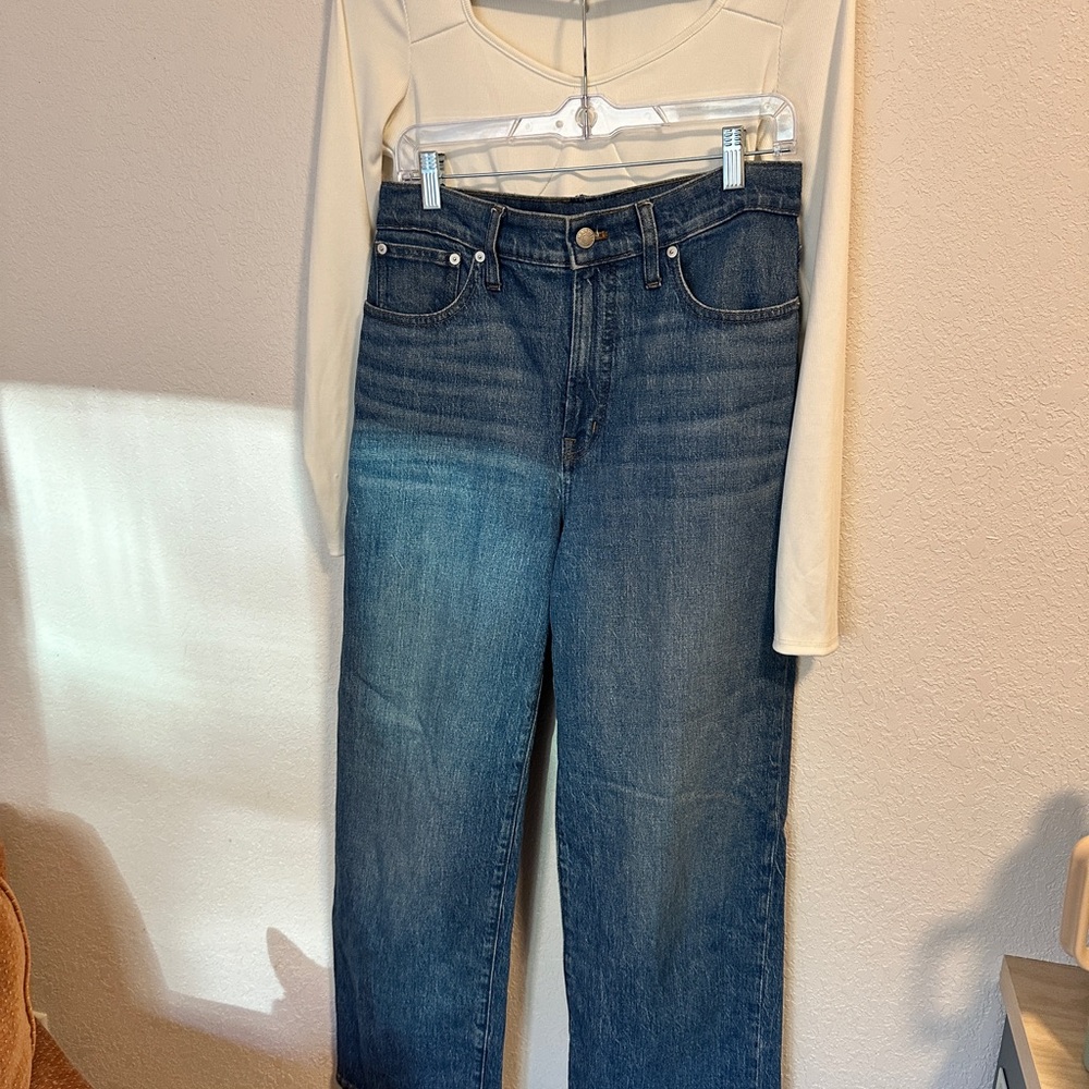 Madewell High-Rise Straight Jeans in Dark Blue Wash